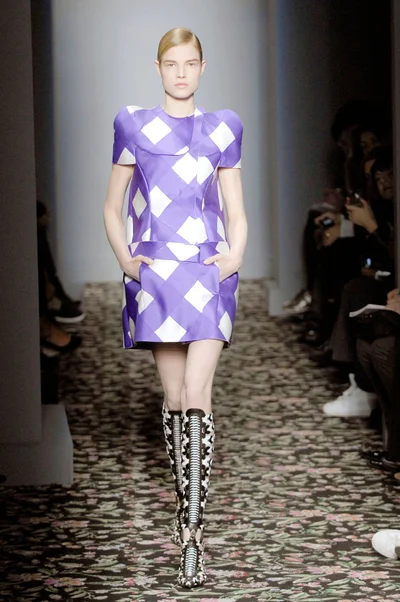Look 24